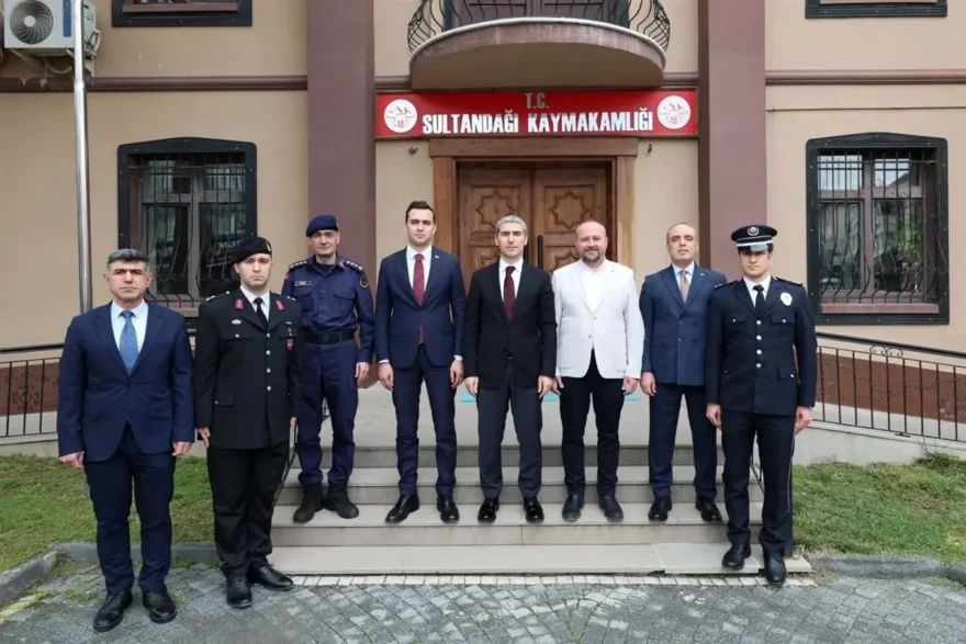 Afyonkarahisar’da Kiraz Üreticilerine Sinek Tuzakları Dağıtıldı