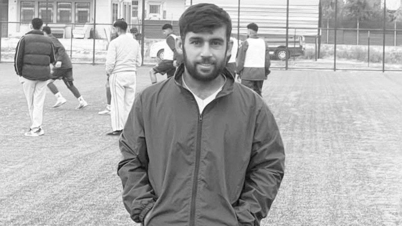 Amatör Futbolcu Trafik Kazasında Hayatını Kaybetti: Emniyet Şeridi Tehlike Oluşturdu