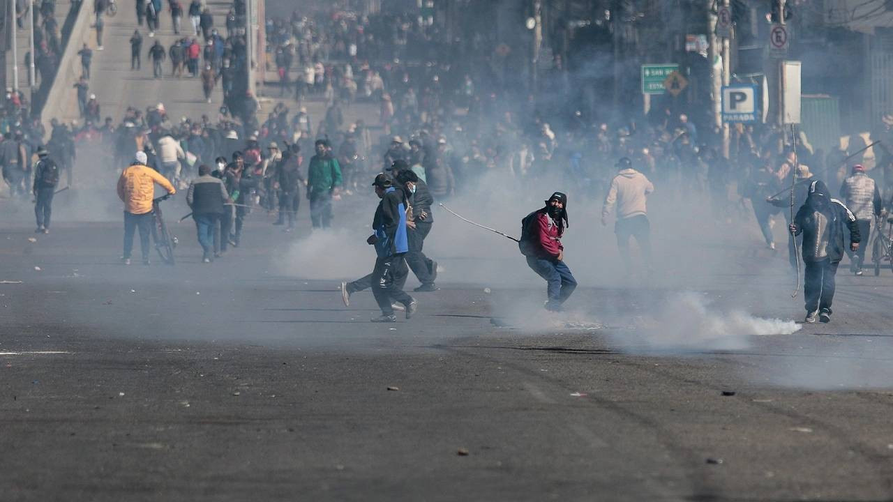 Bolivya’da Protesto Gösterileri Tırmanıyor! Başkan Paz’ın İstifası Talep Ediliyor