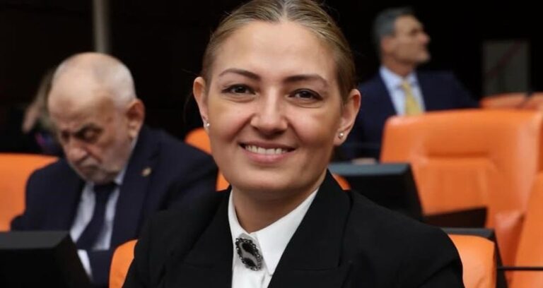 dunyanin-en-iyi-ulkesiyiz-hxwgW8Xc-1